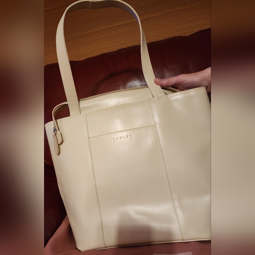 Cynthia Radley Cream Leather Tote - Picture 3 of 16